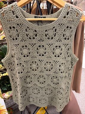 CHARLIE B Crochet Floral Tank Top